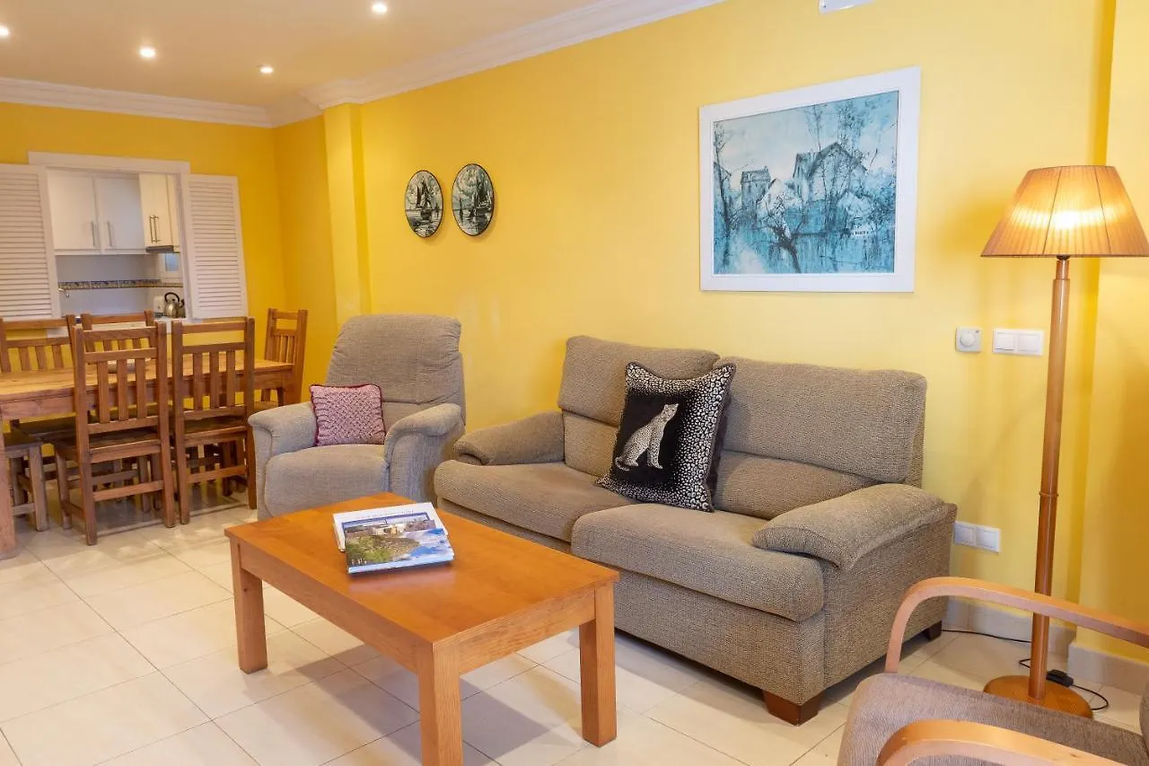 Aparthotel Hamilton Court Santo Tomás