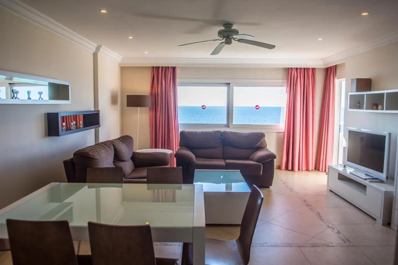 Hamilton Court Aparthotel Santo Tomas